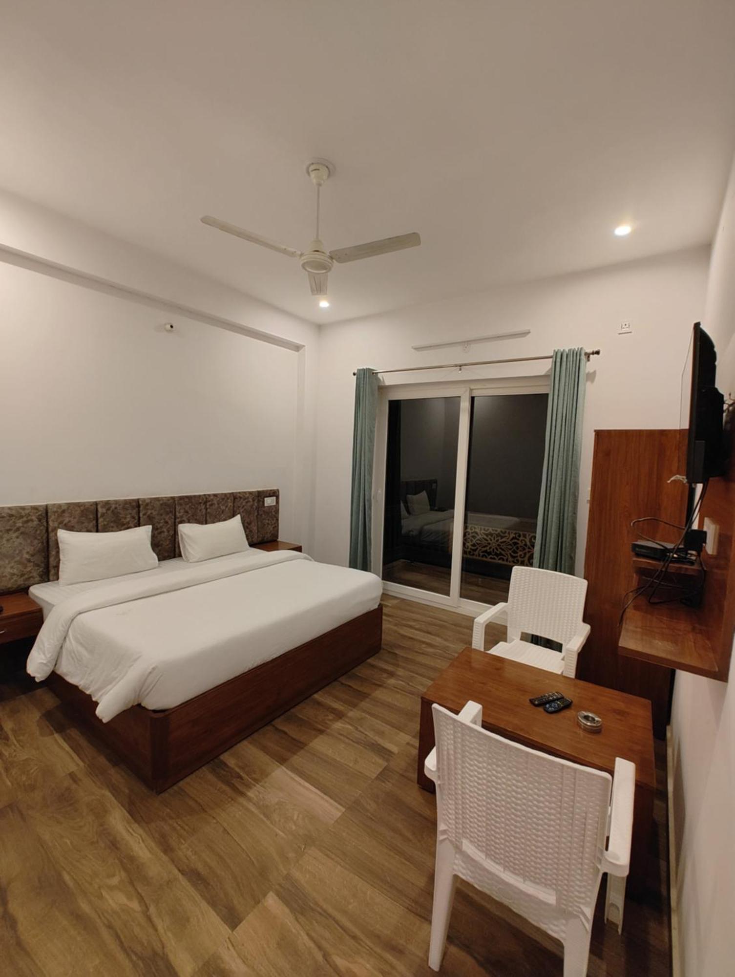Hotel Anantam Residency Uttarkashi Ngoại thất bức ảnh